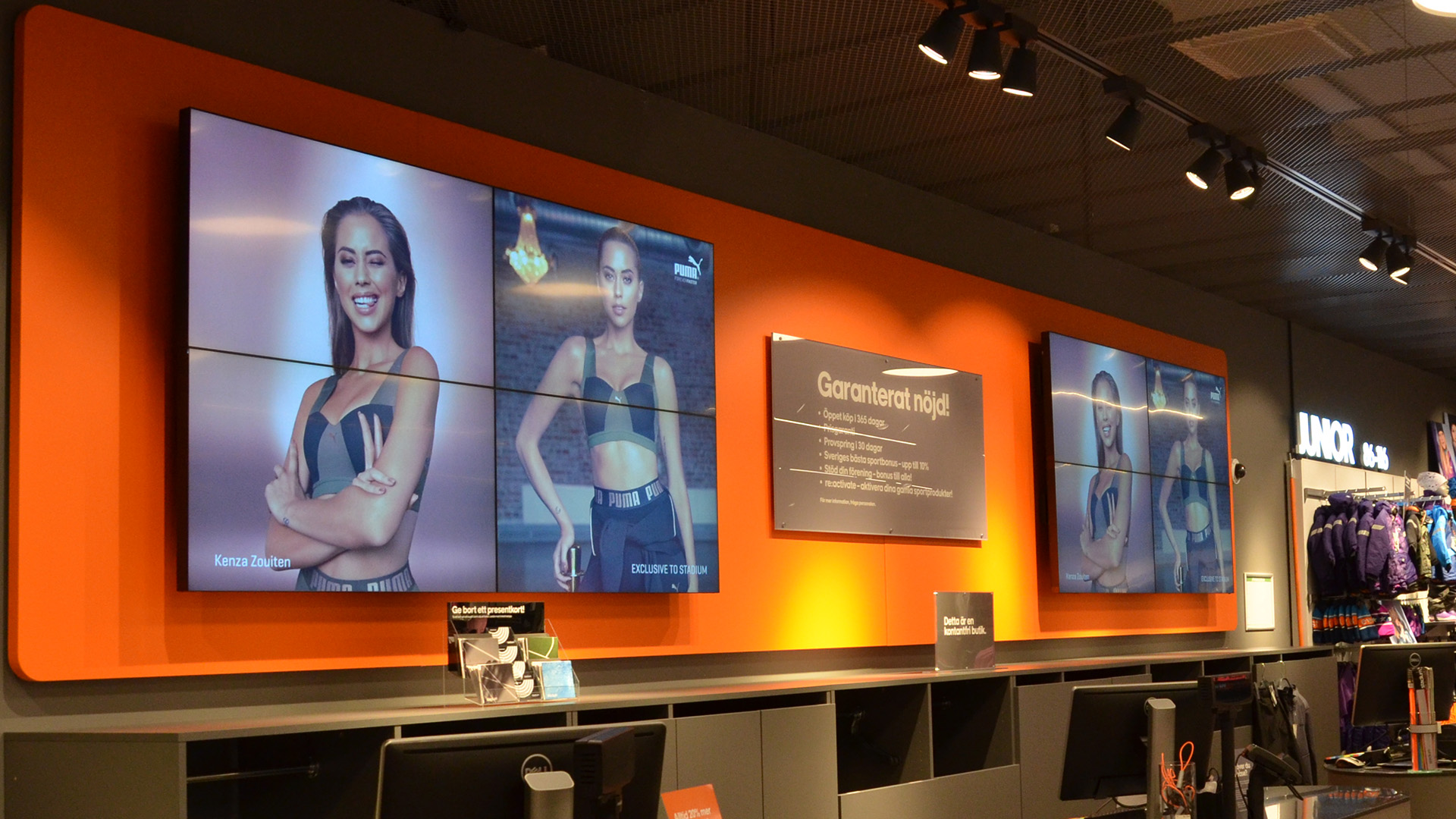 Enhancing the customer experience through Digital Signage by ZetaDisplay
